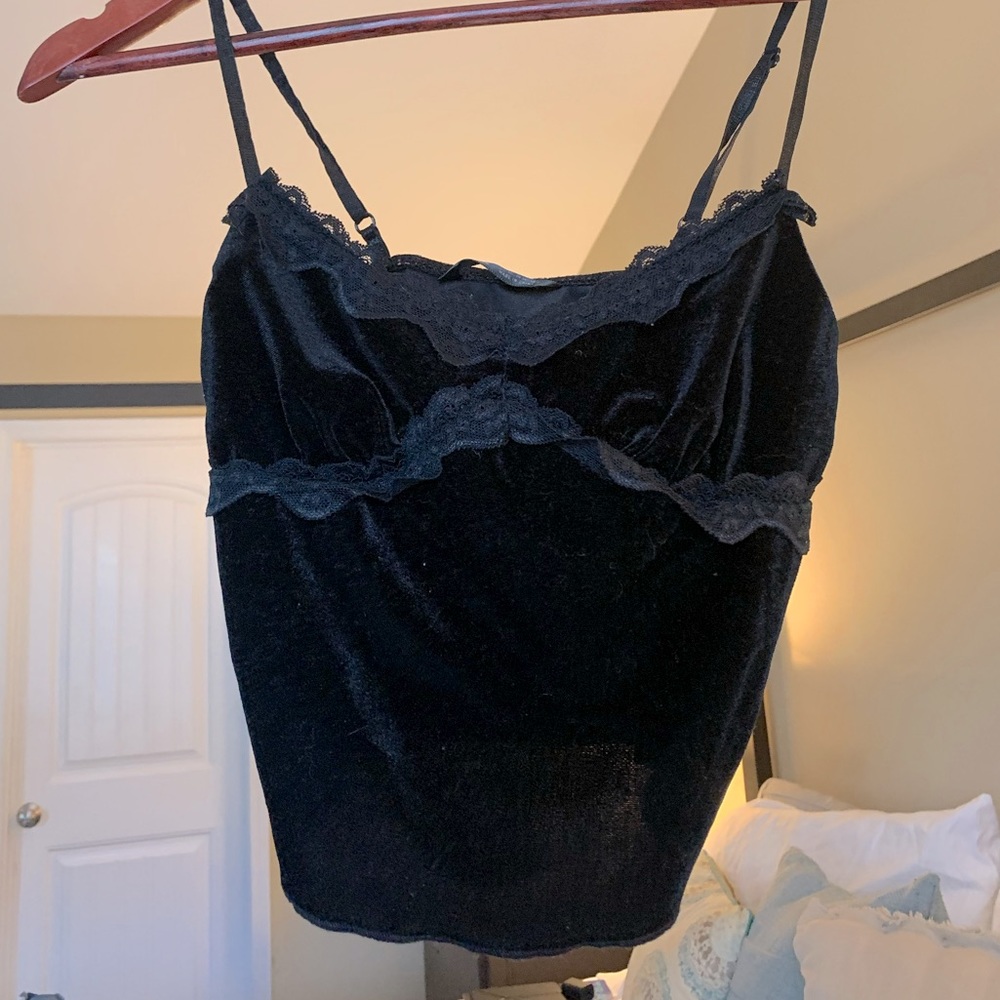 BLACK SHEIN LACE TRIM VELVET CAMI TOP SIZE XS